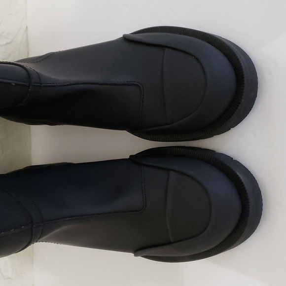 RARE ZARA Lug Sole Low Heel Black Rubberized Bloggers Favorite Size 7.5 - Picture 5 of 10